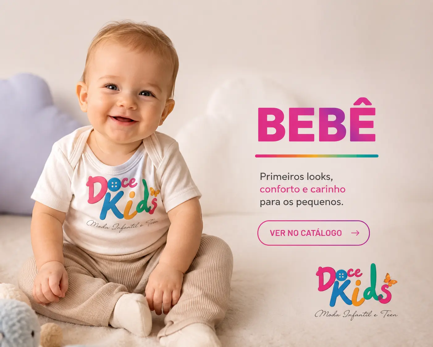 Categoria Bebê da Doce Kids: bebê sorrindo com body da marca — primeiros looks, conforto e carinho
